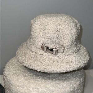 Lululemon Sherpa Bucket Hat Buckle Cream Ivory